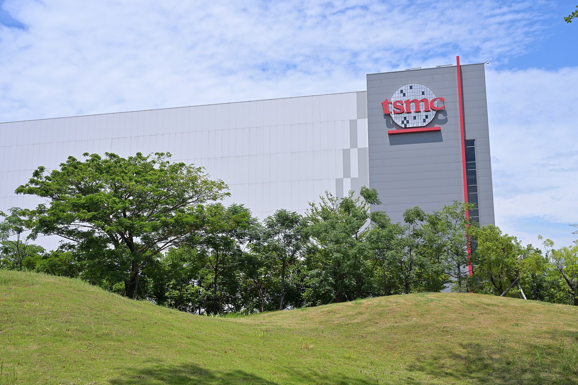 台积电先进封装二厂AP2的一座建筑