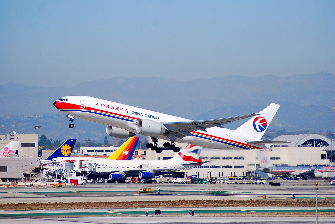 中国货运航空B777-F6N货机B-2083在美国Los Angeles LAX的2011年资料照片
