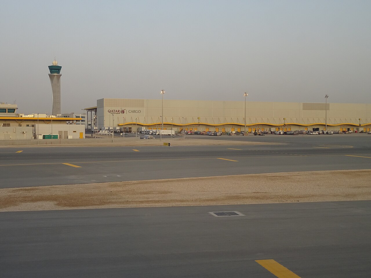卡塔尔Doha Hamad机场Qatar Airways货站,2014年航空物流设施资料照片