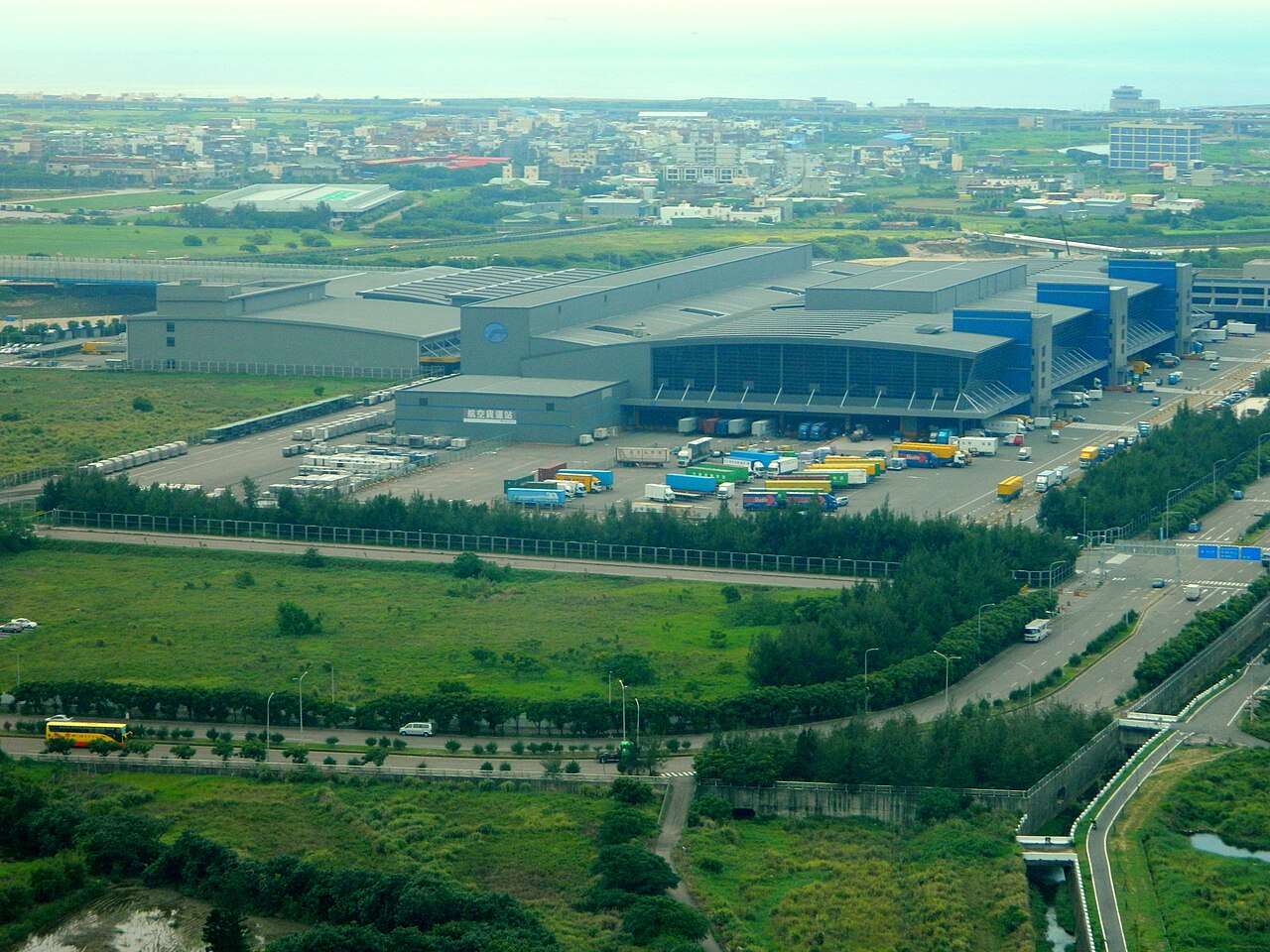 桃园机场远雄自由贸易港区航空货运站园区,2012年航空货运设施资料照片