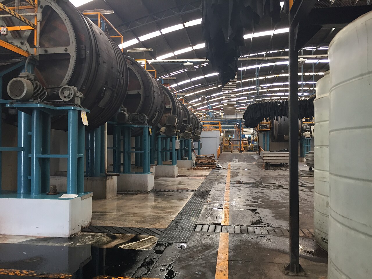 墨西哥León制革厂的滚筒与处理设施,2015年皮革加工资料照片