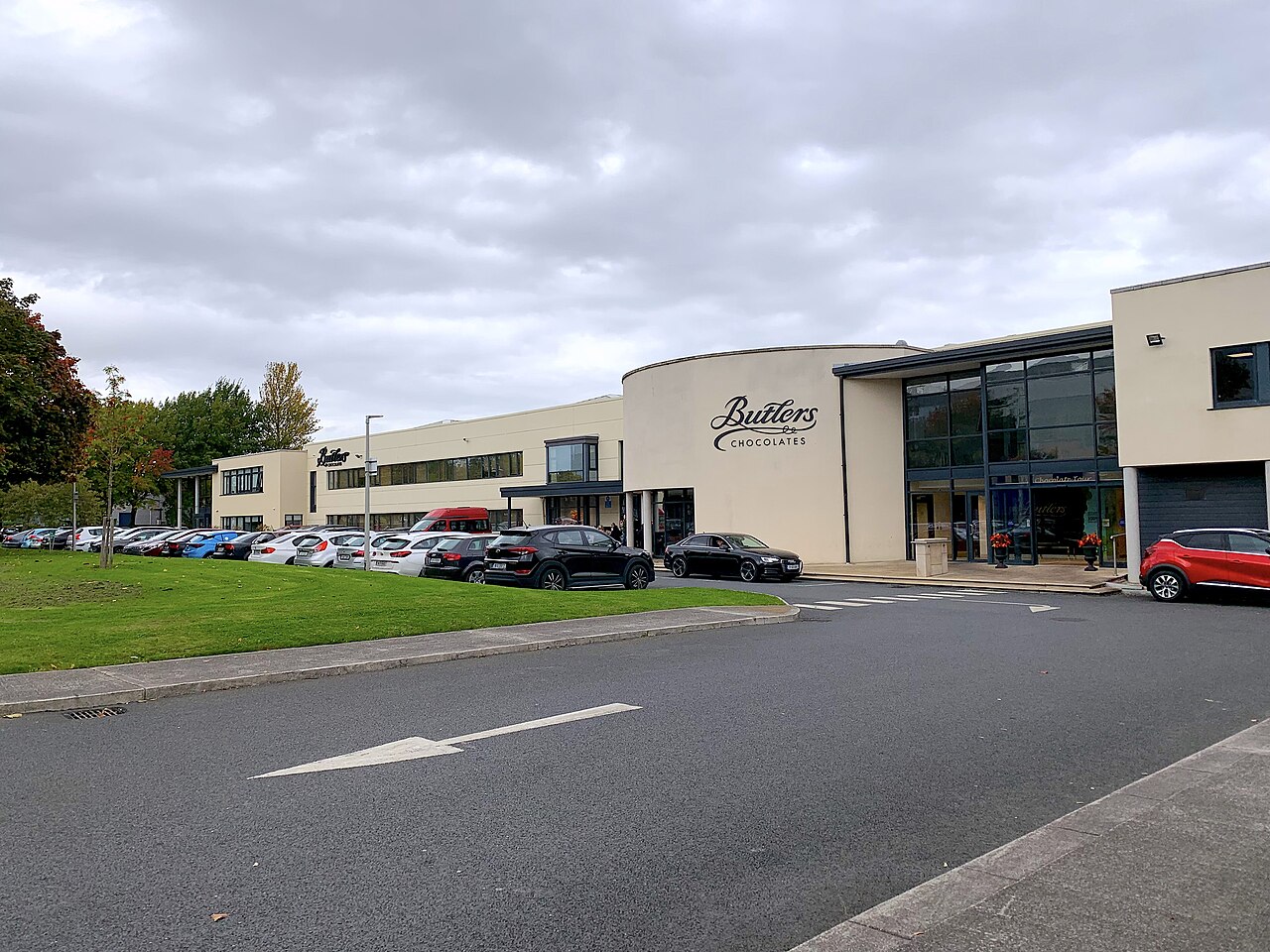 爱尔兰North Dublin的Butlers Chocolates生产设施外观，2022年食品制造资料照片