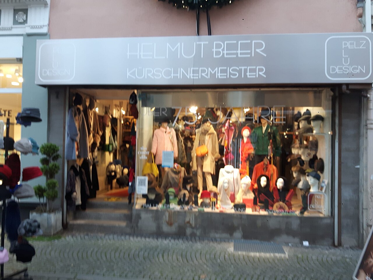 德国Kitzingen的Helmut Beer皮草门店，2021年零售资料照片