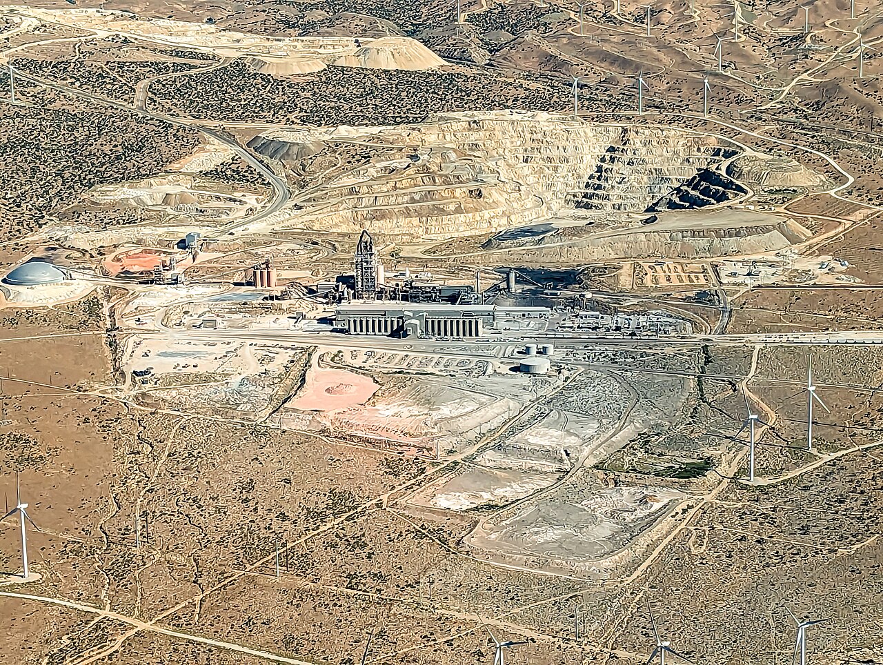 美国Mojave的CalPortland水泥厂,2023年