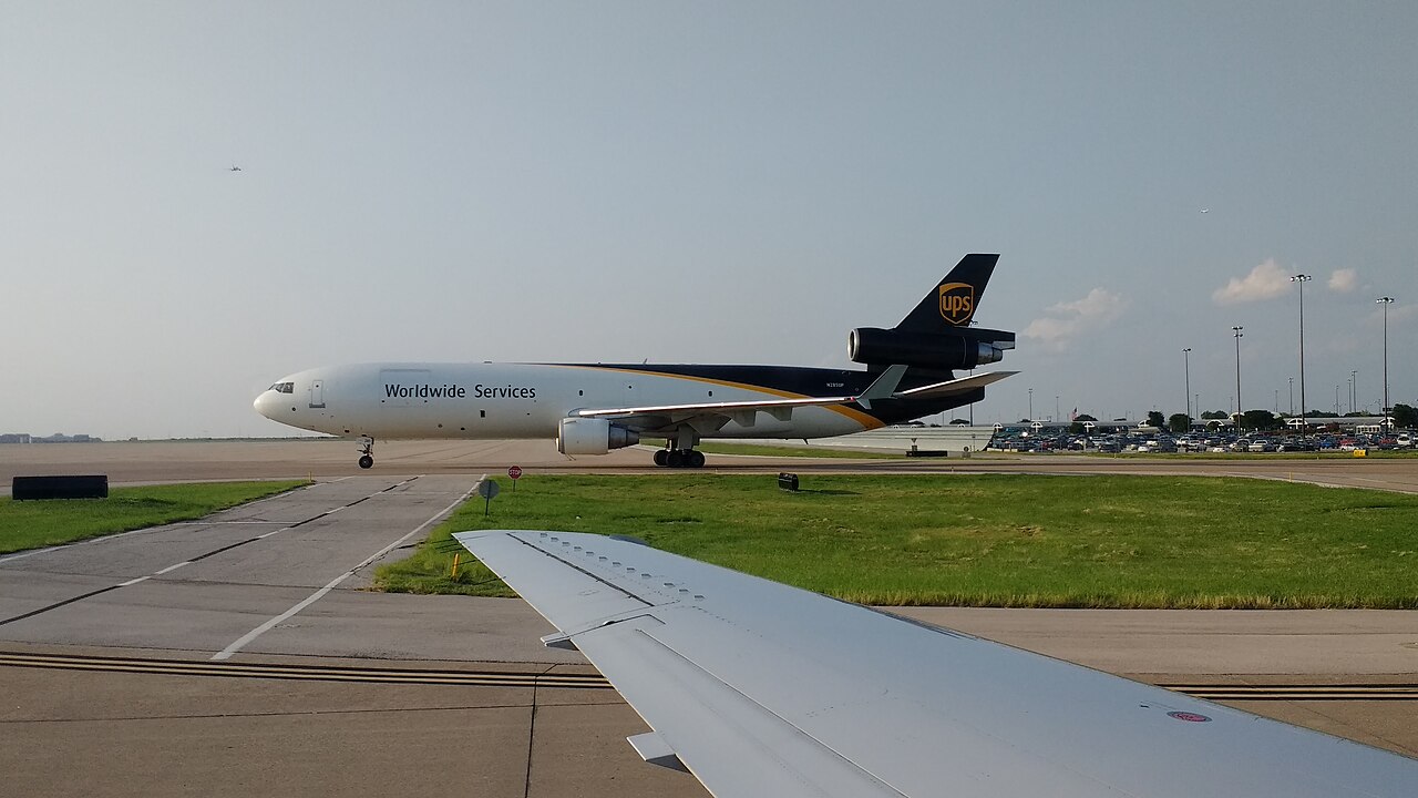 UPS货机在美国Dallas/Fort Worth机场地面，2017年