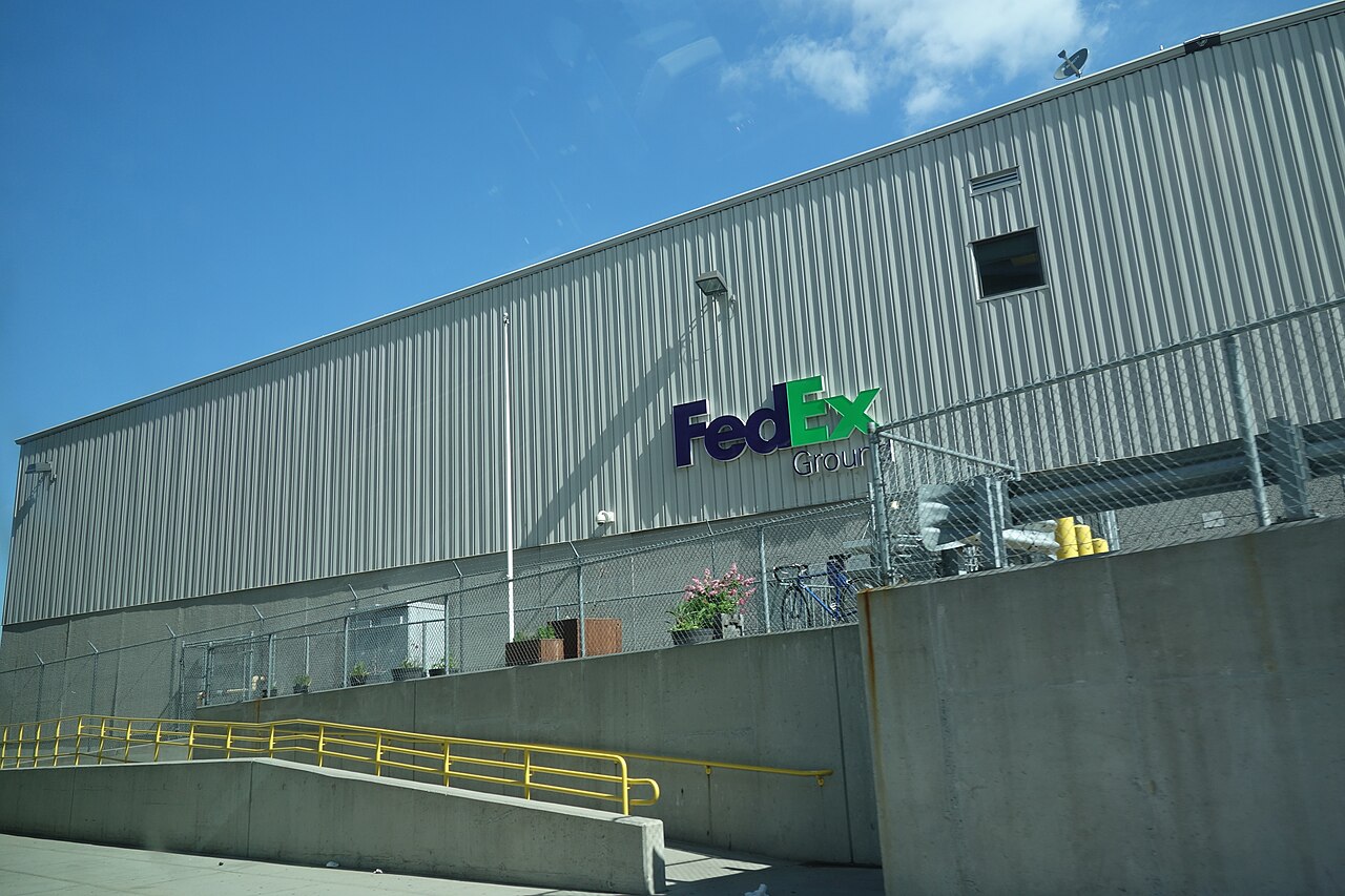 美国New York Queens Borden Avenue的FedEx Ground设施，2019年