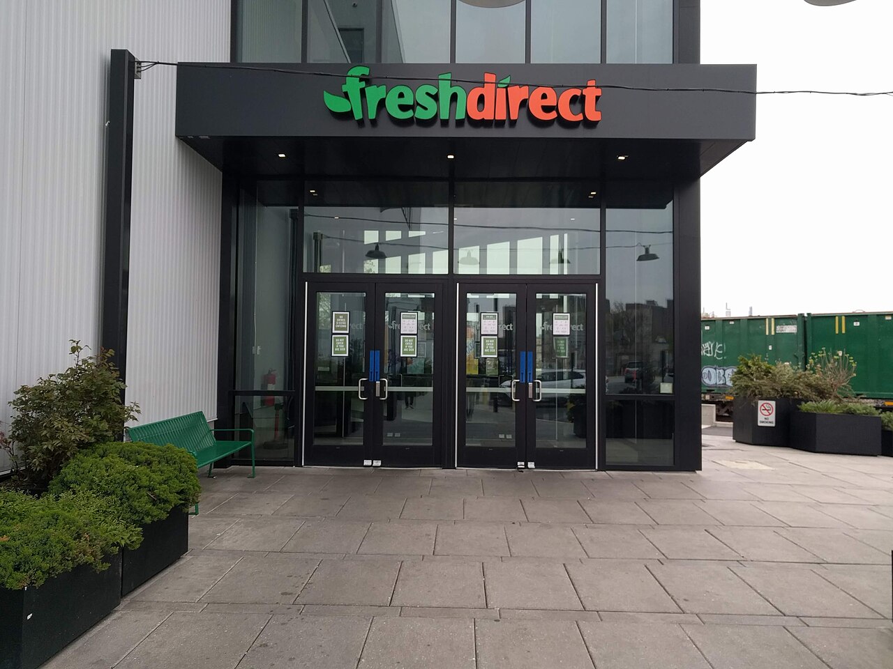 美国New York Bronx的FreshDirect配送设施入口，2020年