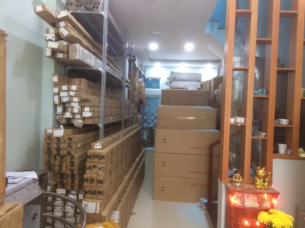 PTH Vina门机及自动道闸设备展示与库存场所,2024年