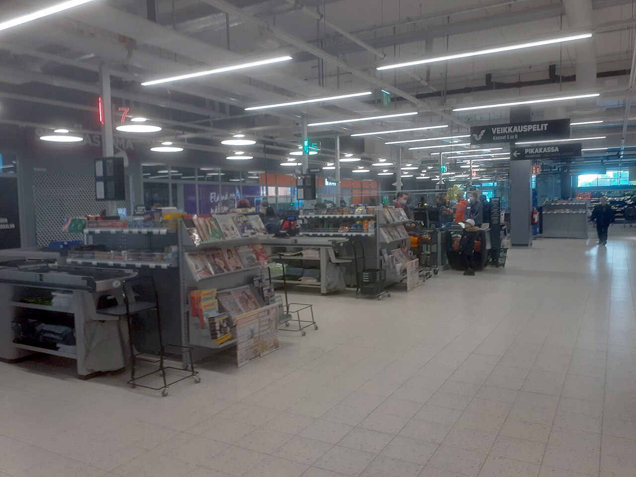 芬兰Klaukkala S-Market实际收银区，2022年