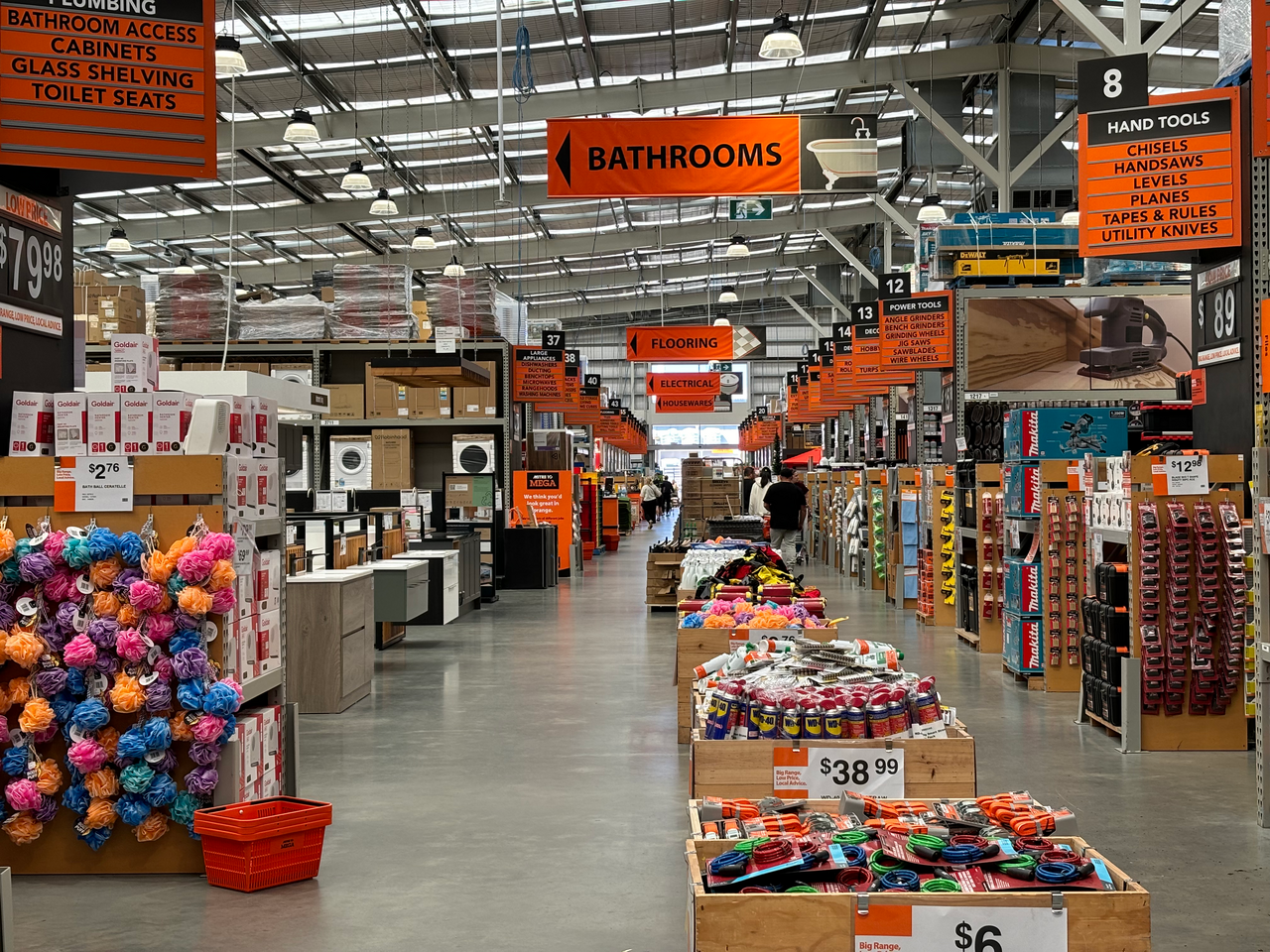新西兰Christchurch Mitre10MEGA家居建材卖场，2024年
