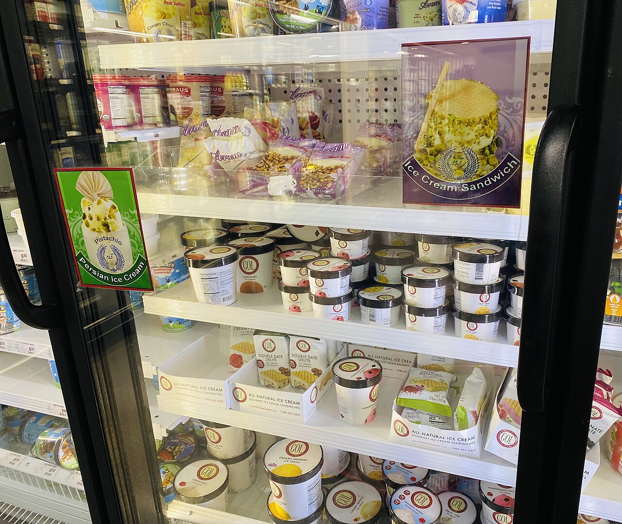 美国California Palo Alto Real Produce商店内的波斯冰淇淋冰柜，2022年