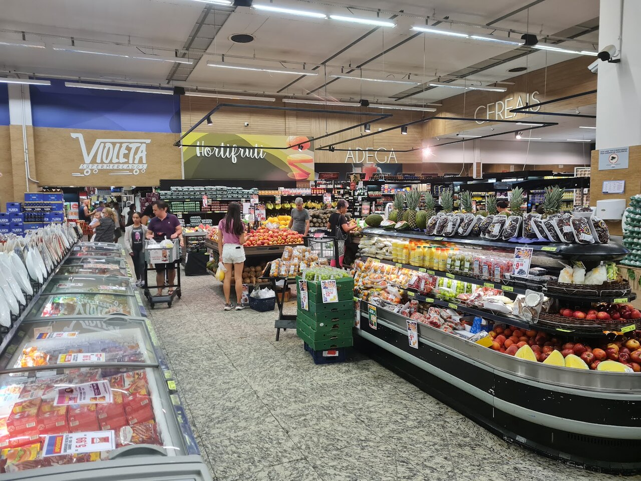 巴西São Paulo Supermercado Violeta店内商品，2024年
