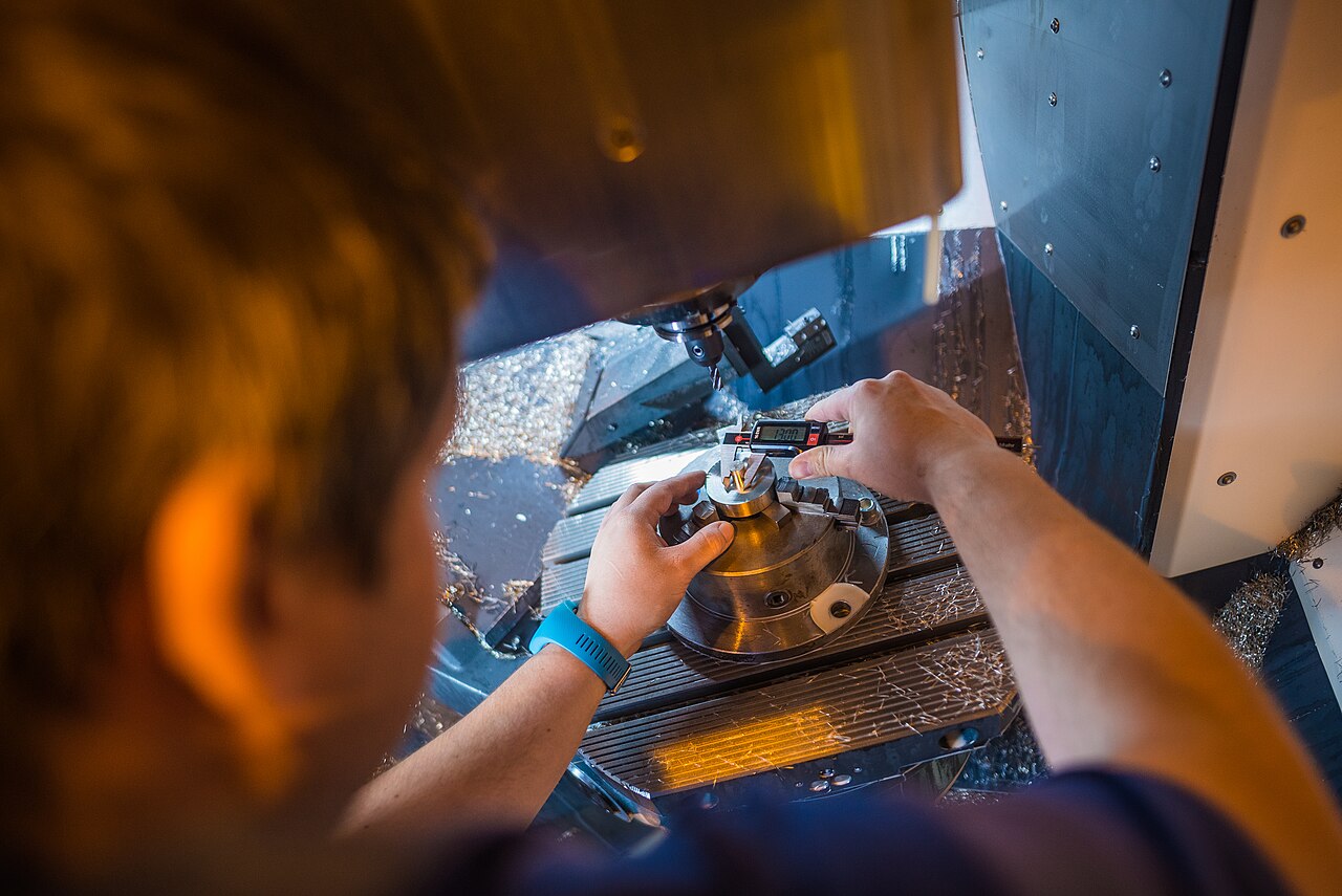 捷克Plzeň西波希米亚大学工件测量作业,2020年