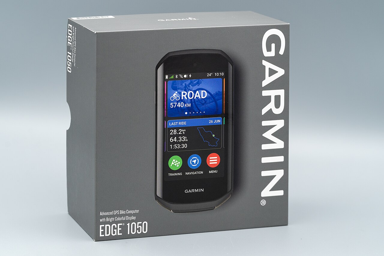 Garmin Edge 1050自行车码表包装盒实物，2024年