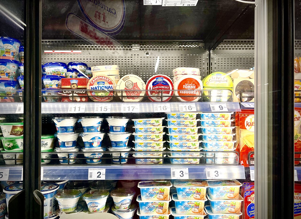 突尼斯Mahdia Carrefour Market乳品冷柜,2024年