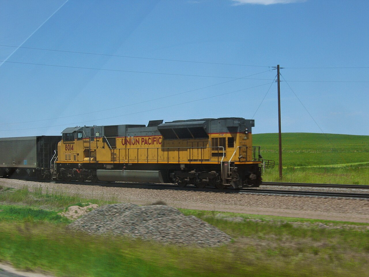 2007年6月美国怀俄明州的 Union Pacific 机车与货车