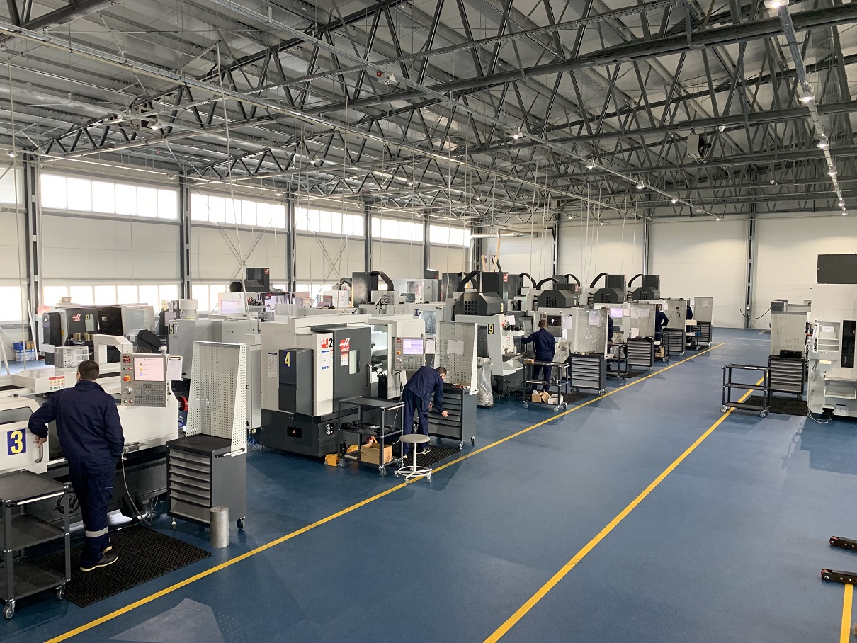 CNC机械加工车间:来源标示2020年,相机原拍字段为2019年10月10日