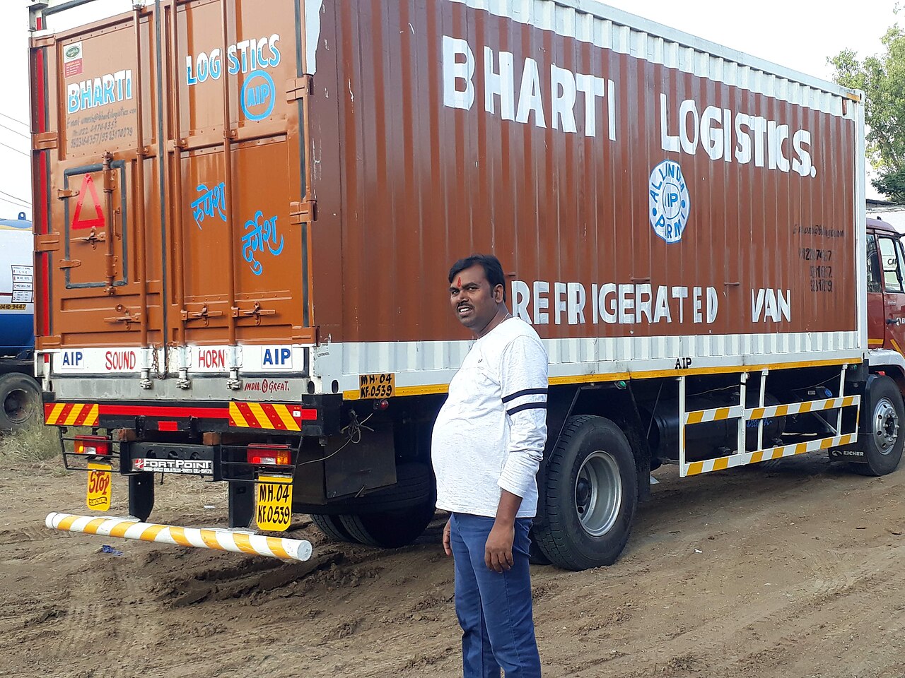 Bharti Logistics货车及Umesh Bharti，2019年