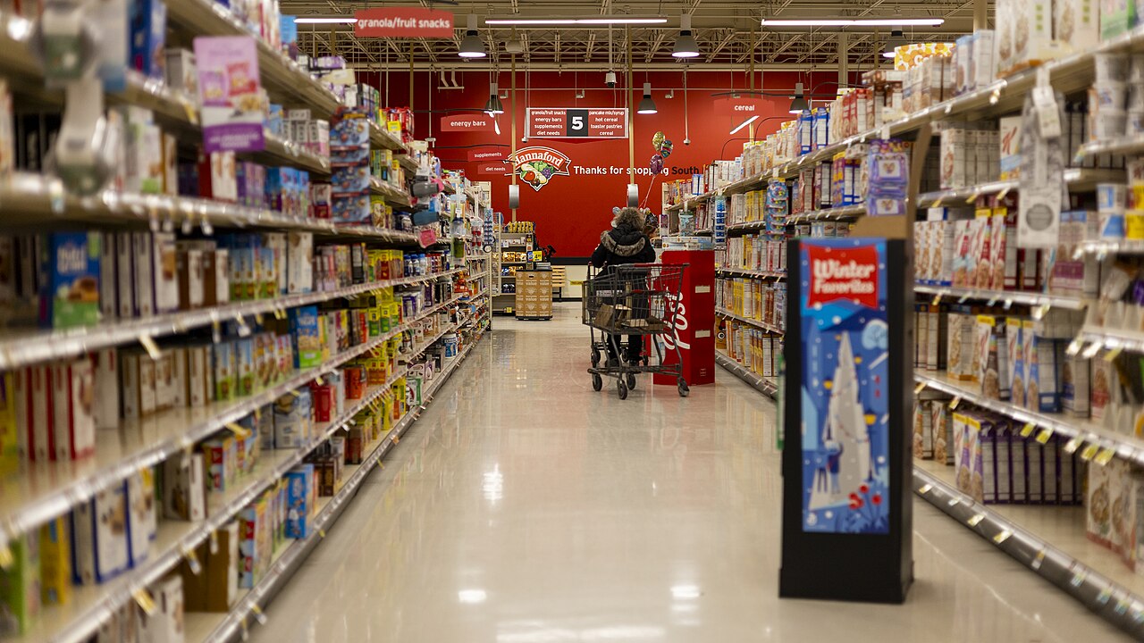 美国Vermont的Hannaford超市食品通道，2025年