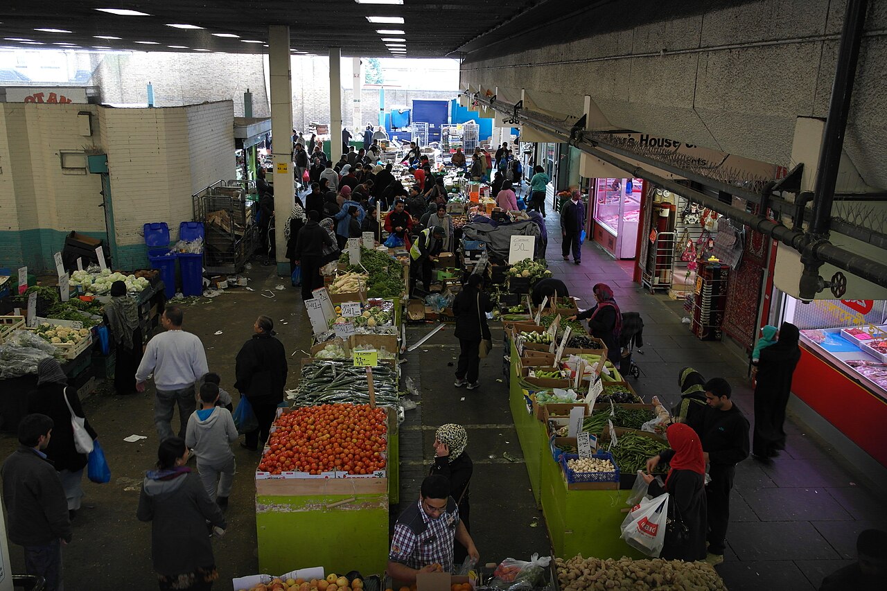 2013年英国伦敦Upton Park Queens Market食品摊位