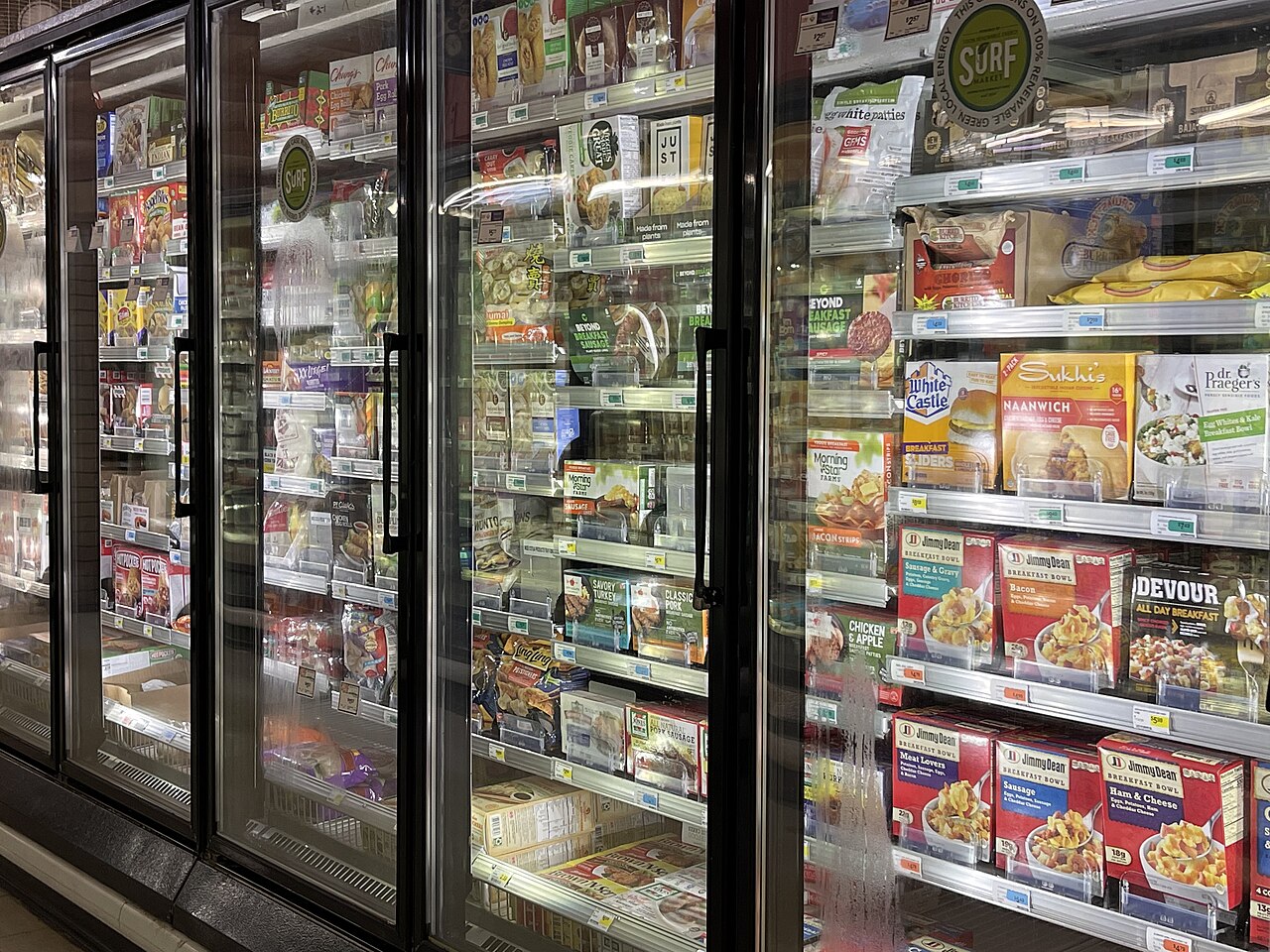 2023年4月美国California Gualala Surf Market的食品冷柜