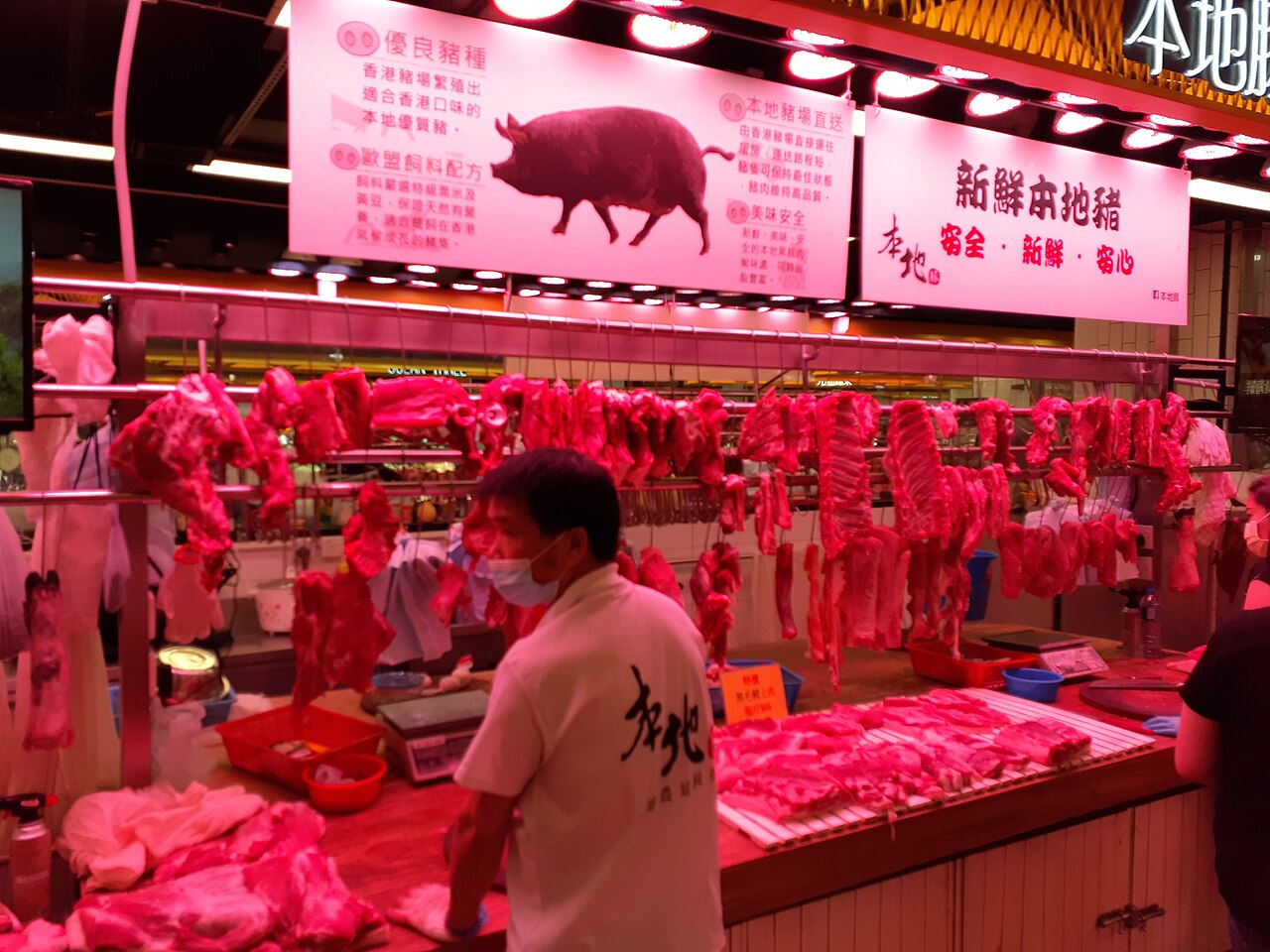 香港将军澳尚德广场街市的猪肉摊位（真实资料图）