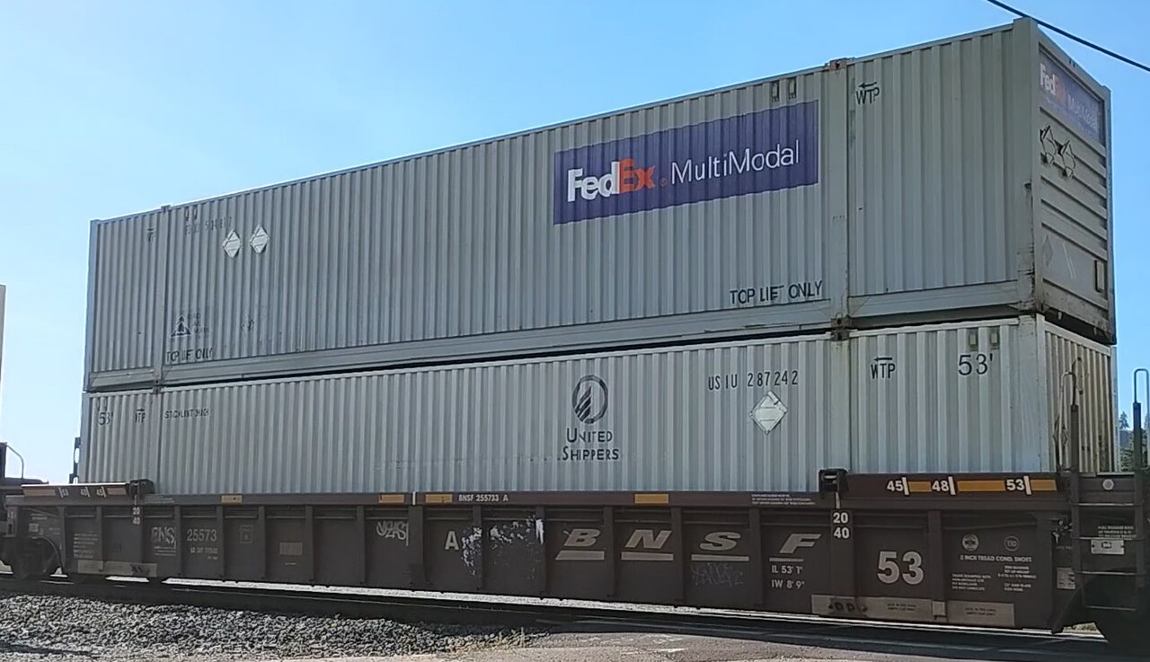 美国斯波坎铁路货运的FedEx与多式联运集装箱（真实资料图）