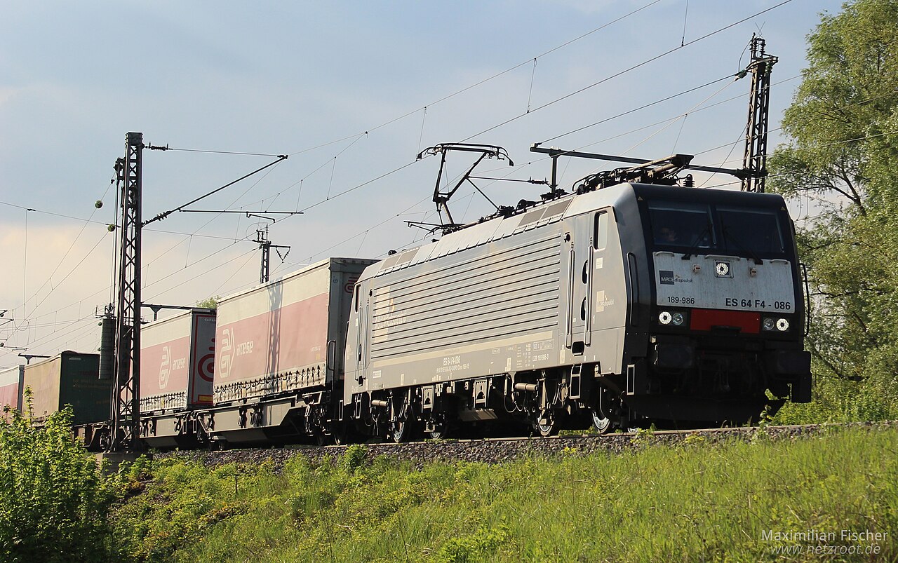 Donauwörth附近运行的货运列车(真实资料图)