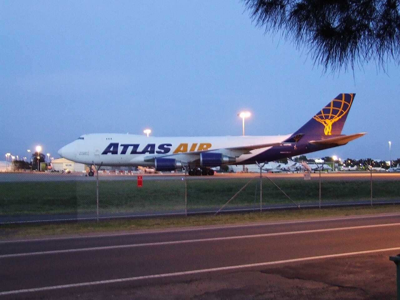 机场地面的Atlas Air货机(真实资料图)