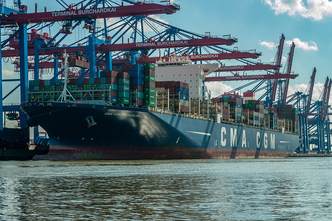 汉堡Burchardkai码头的CMA CGM Kerguelen集装箱船（真实资料图）