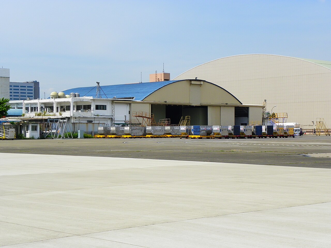 机场航空货柜仓库及停机坪