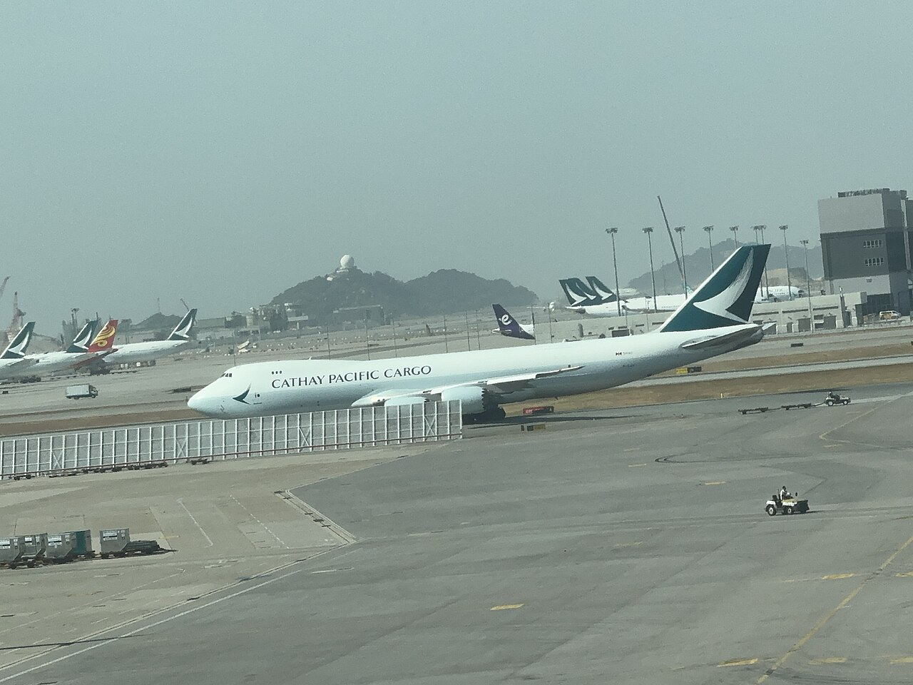 国泰航空货机及机场地面运输设备