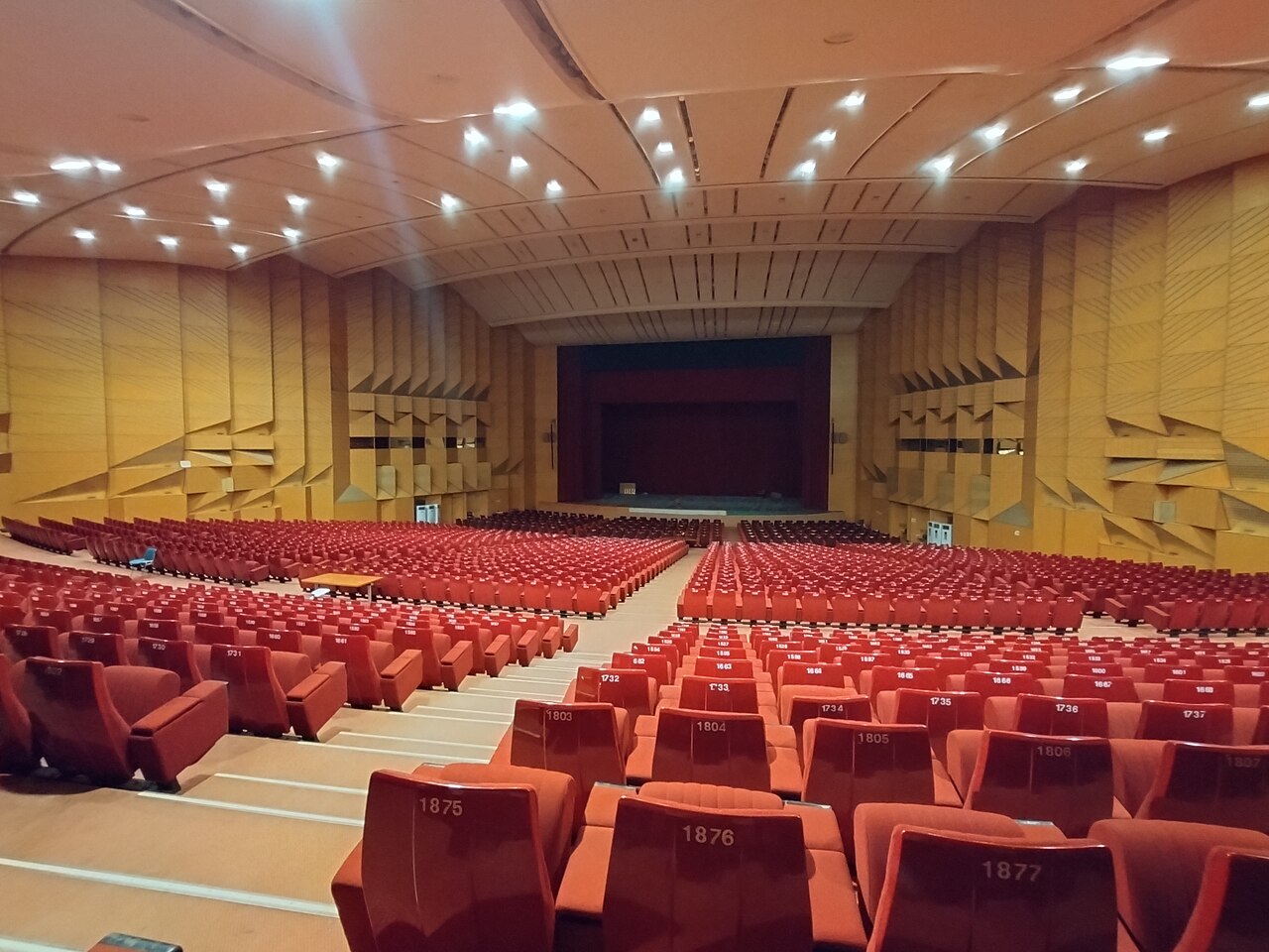 科特迪瓦费利克斯·乌弗埃-博瓦尼基金会会议厅；仅作会议场地资料