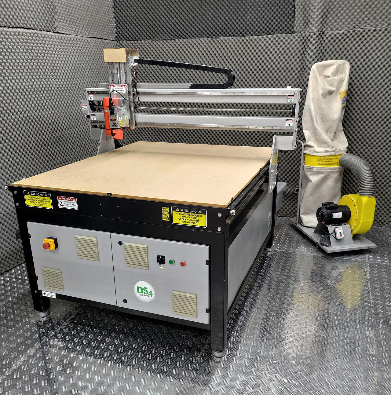 Fab Lab内的数控加工设备
