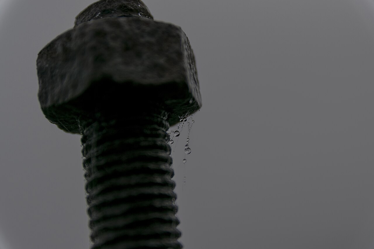 螺栓与螺母近景