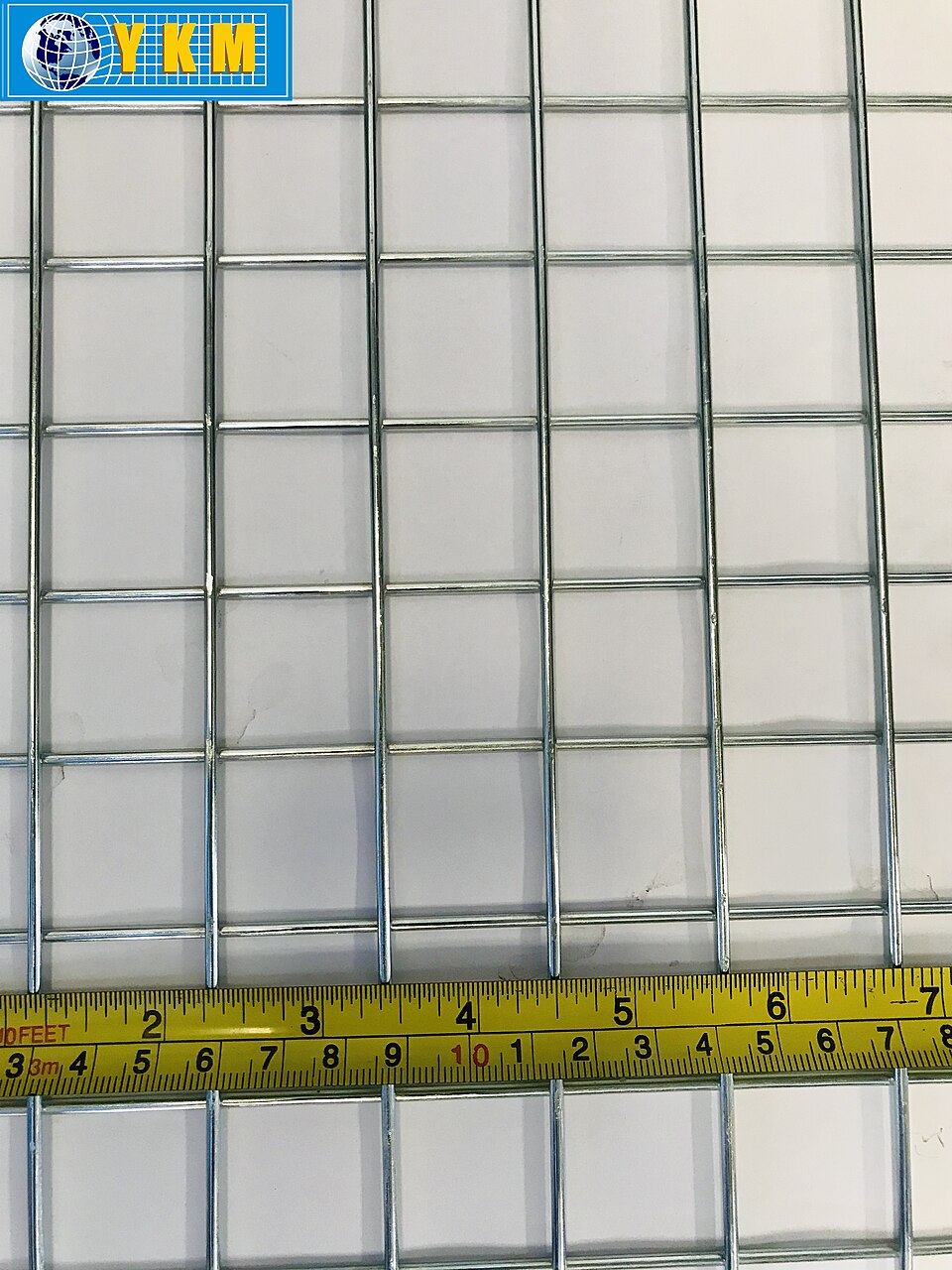 带刻度尺展示网孔尺寸的焊接钢丝网