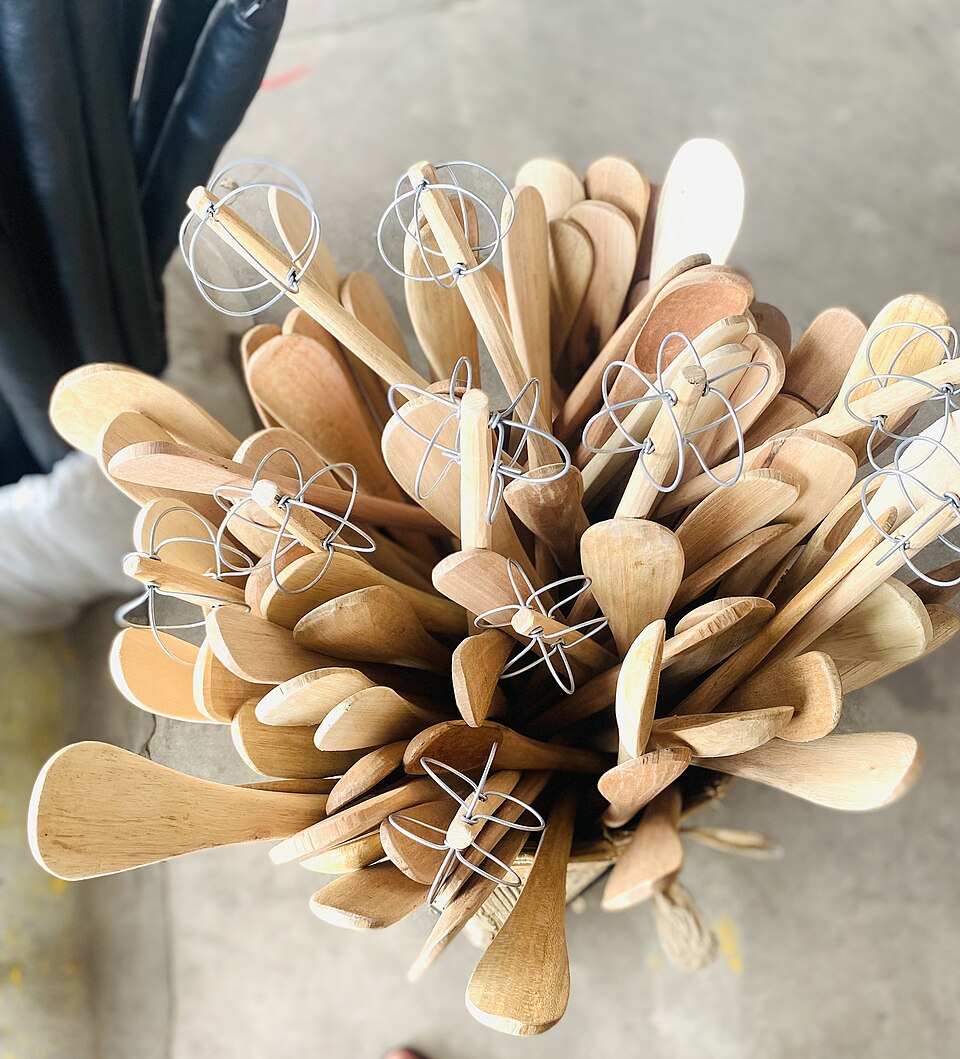 博茨瓦纳使用的木勺与搅拌工具资料陈列
