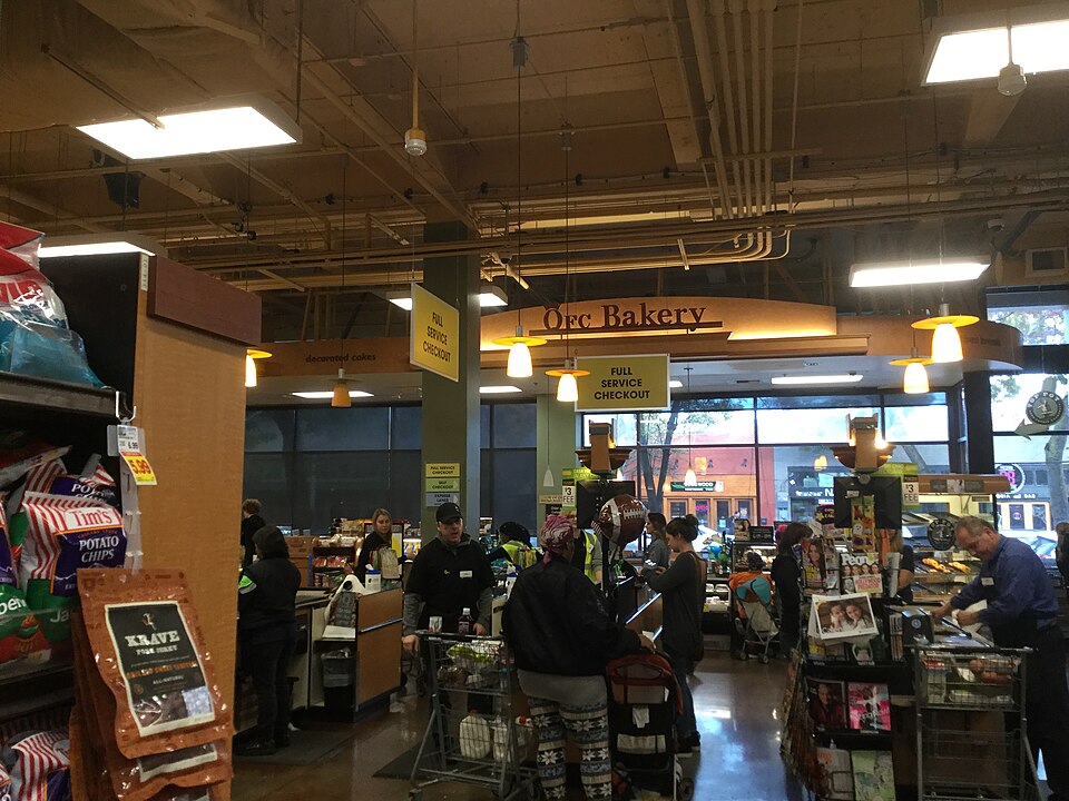 实体门店或自助收款设备的资料照片，仅说明线下收银环境，不代表Stripe、PayPal或Wise界面或合作关系